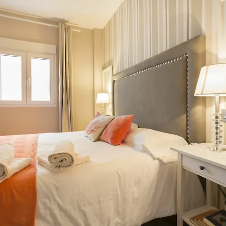 Апартаменты Tuanfitrion Gran Via De Colon