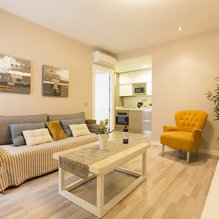 Tuanfitrion Gran Via De Colon Апартаменты Гранада