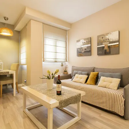Tuanfitrion Gran Via De Colon Апартаменты *